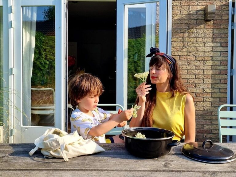 Recept vlierbloesemsiroop maken.