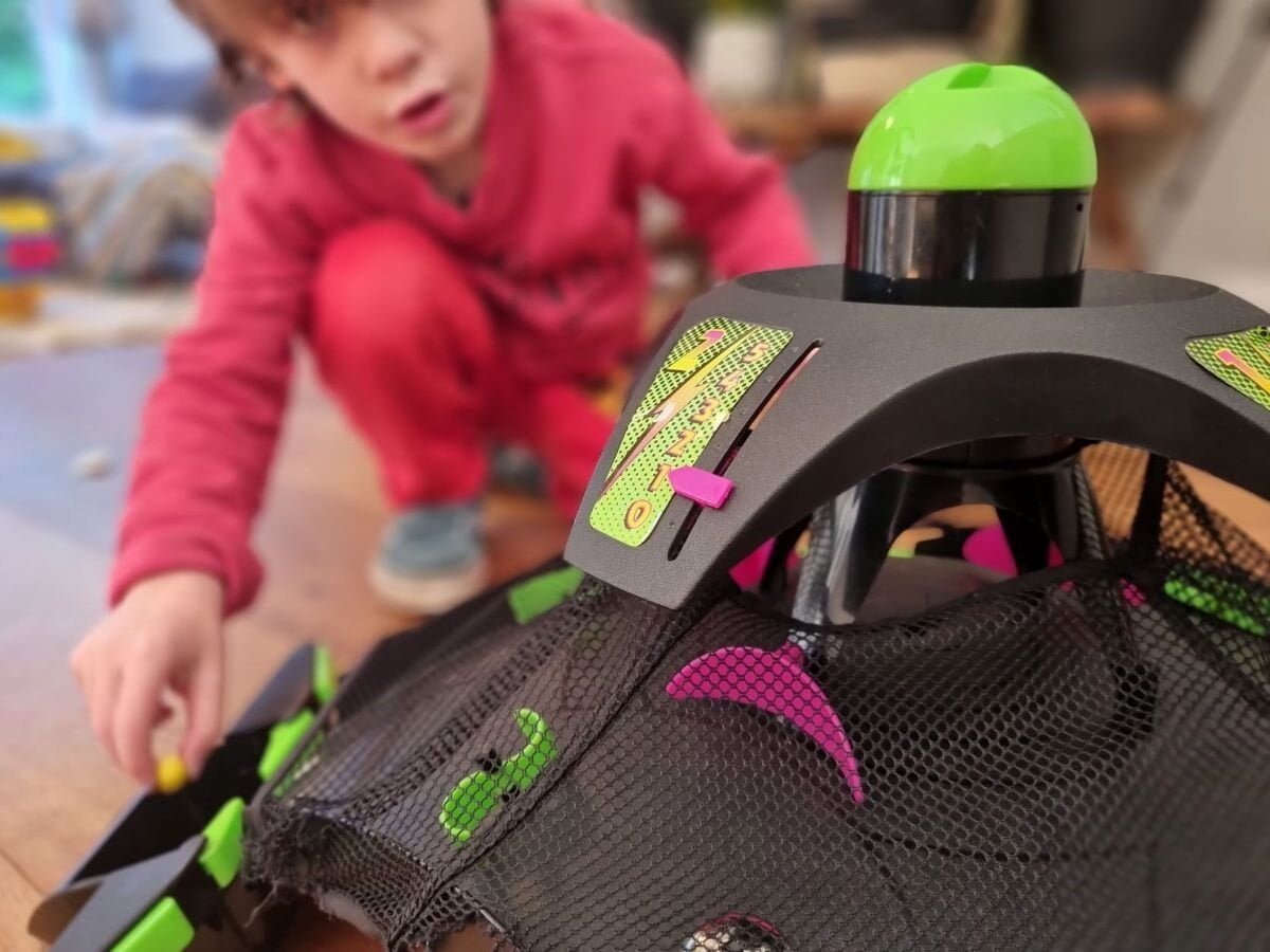 Tweedehands cadeaus voor Sinterklaas zoals dit knikkerspel uit de kringloop.
