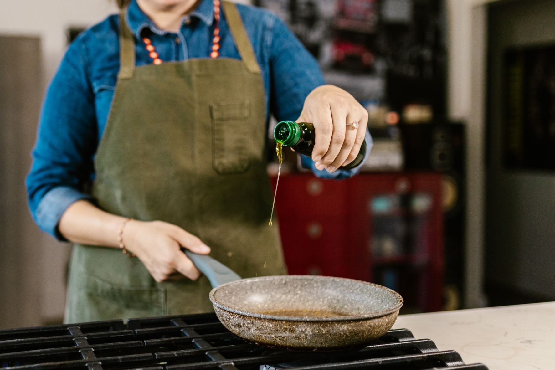 Duurzaam koken: wat is de duurzaamste olie om in te bakken en braden?