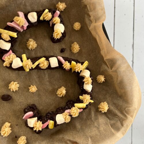 Grote vegan chocoladeletter zelf maken.