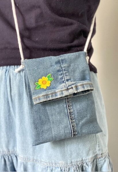Eine Tasche aus einer alten Jeans.