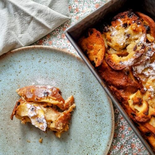 Van overgebleven oliebollen een oliebollenbrood gemaakt.