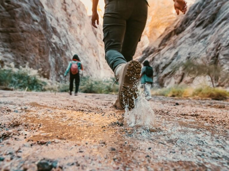Waterdichte wandelschoenen: het PFAS dilemma in wandelschoenen.