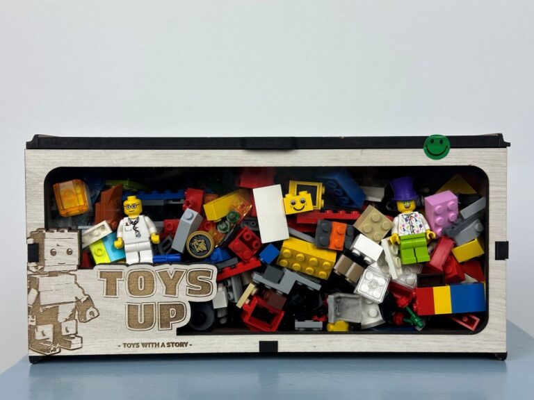 Toys Up circulaire speelgoedwinkel, doosje tweedehands LEGO.