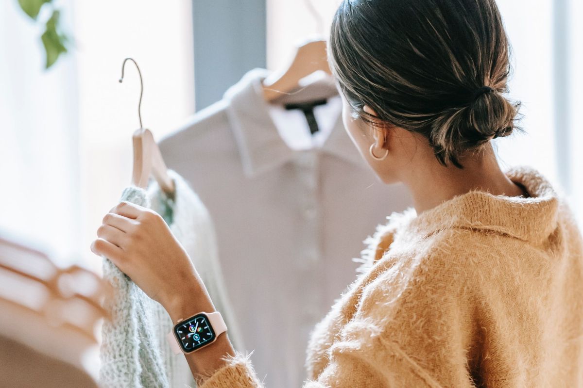 Stylingtips: meer kledingcombinaties maken met minder kleding.