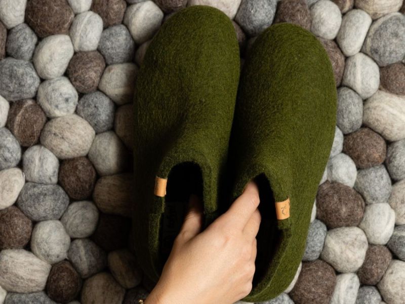 Tofvel is een fairtrade pantoffel uit Nepal.