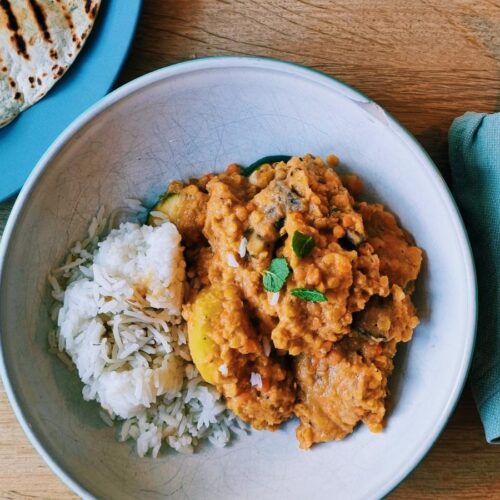 Deze vegan Massaman curry is een goedkoop gerecht.