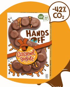 Sustainable chocolate letter Hands-off.