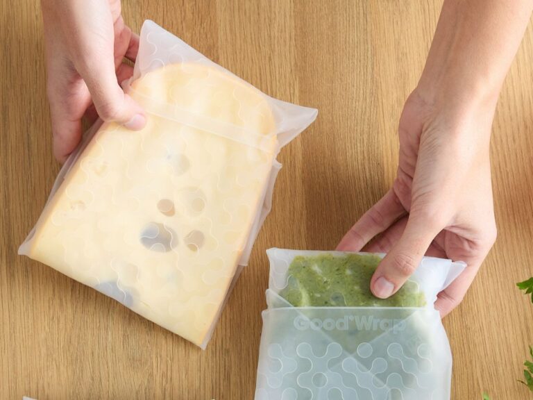 Good'Wrap a silicone food wrap.