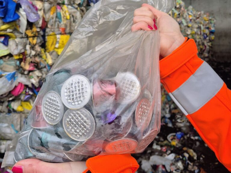 Coffee capsules to PMD for recycling.