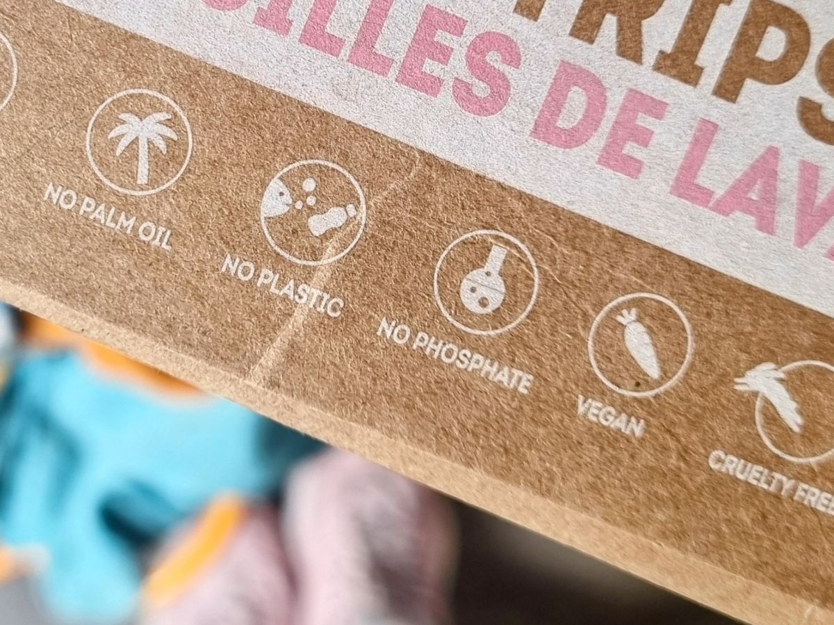 Wasstrips met plastic, niet milieuvriendelijk.