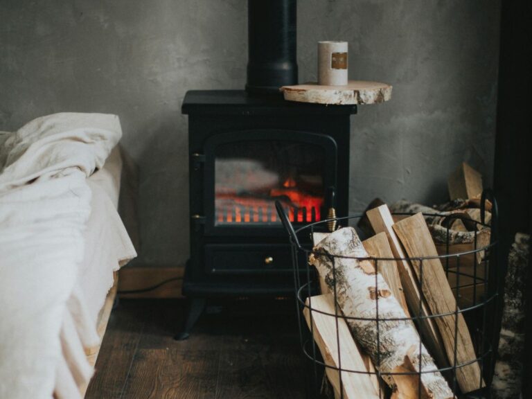 Houtkachel of vuurtje stoken is slecht voor het milieu en gezondheid.