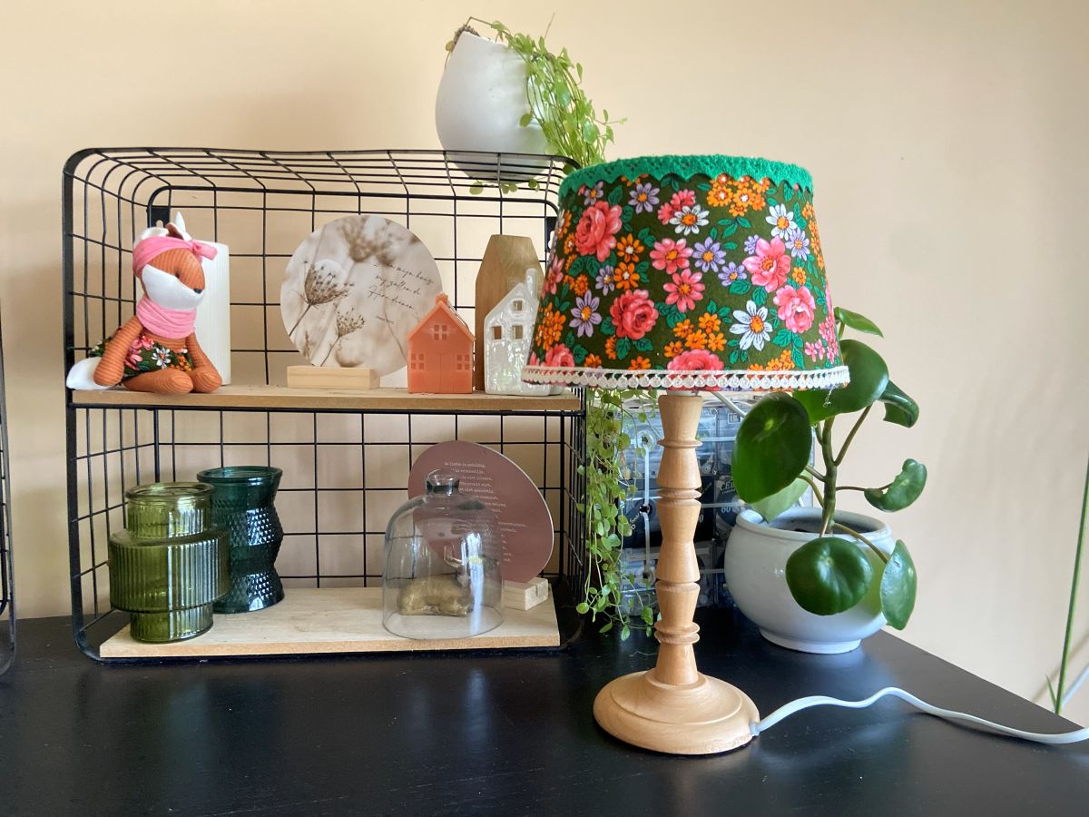 DIY: oude lampenkap bekleden.