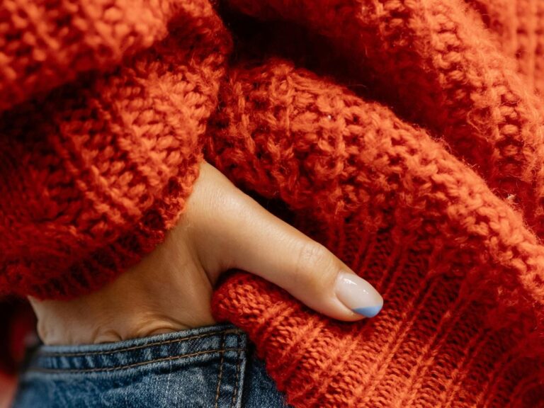 Microplastics inademen door kleding.