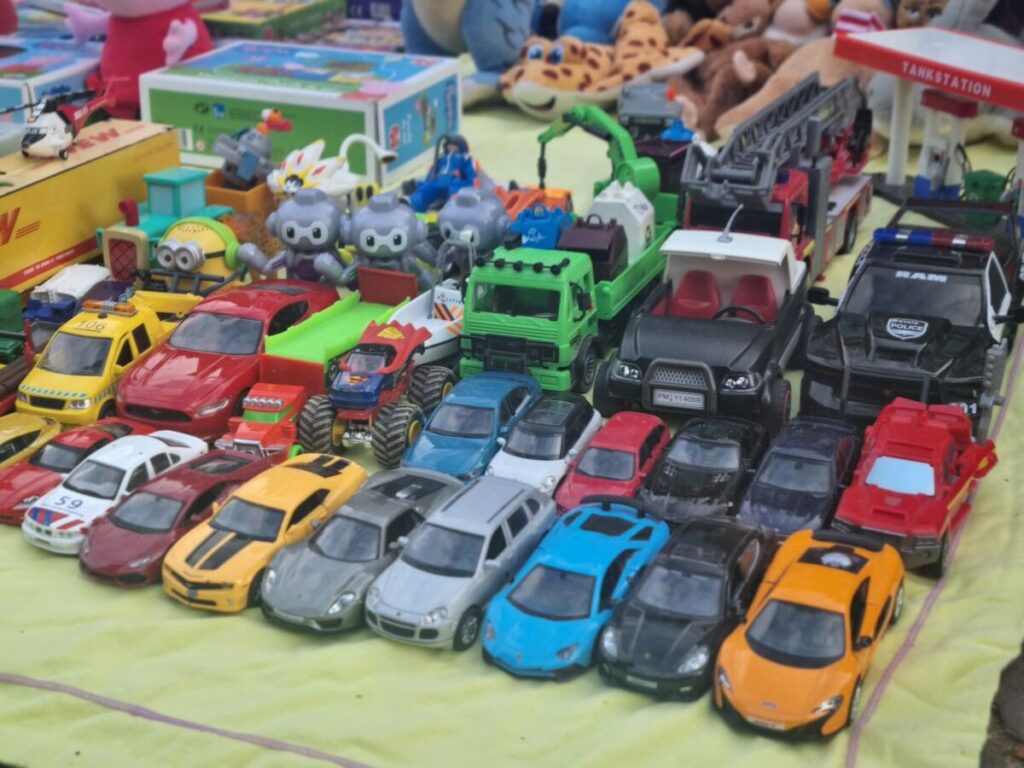 Beste koningsdagkleedje maken voor de vrijmarkt.