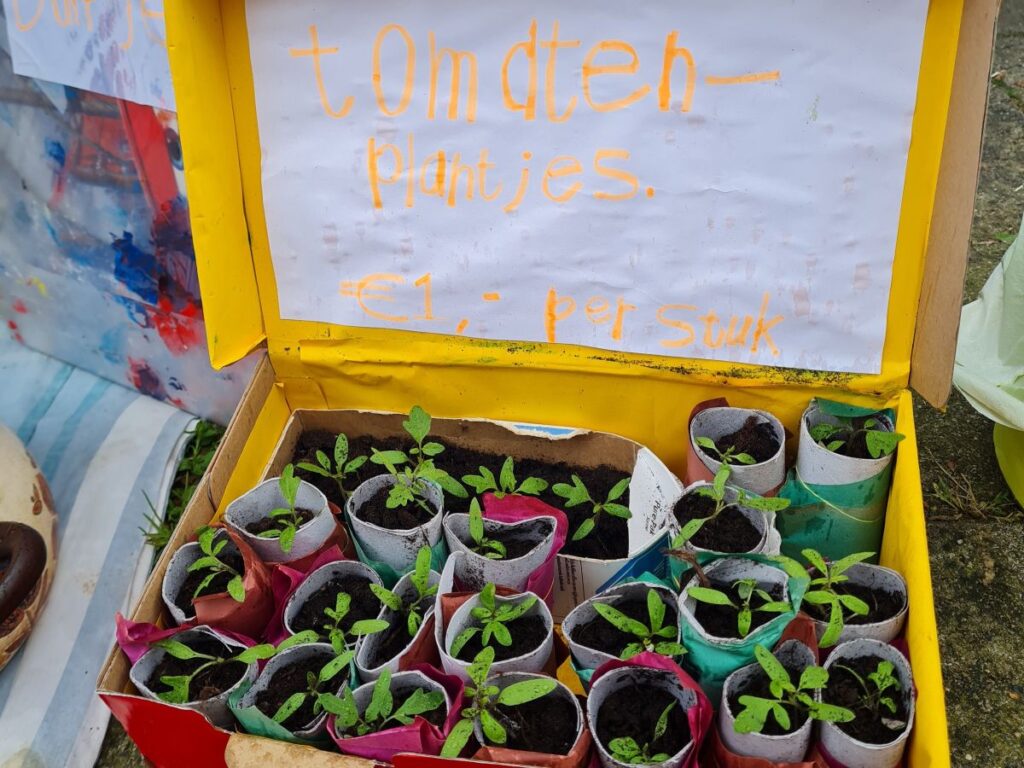 Geld verdienen op de vrijmarkten van Koningsdag.