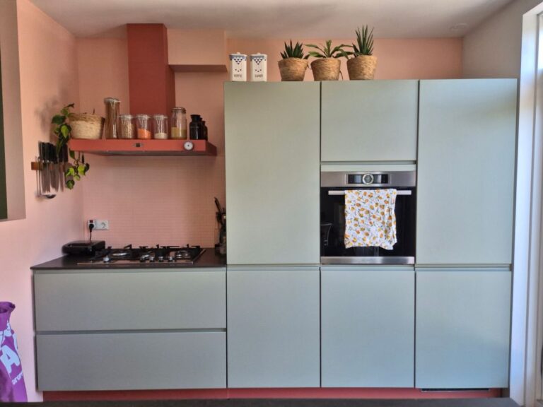 Kitchen wrapping examples.